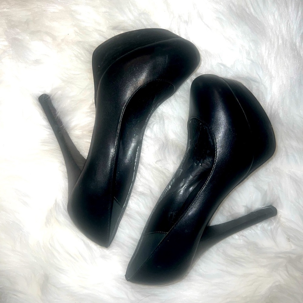 Bebe/size 9/platform heels/black